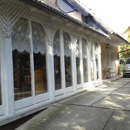 Bed and Breakfast Rozsa Panzio 3*