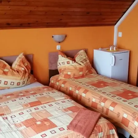 Bed and Breakfast Rozsa Panzio 3*